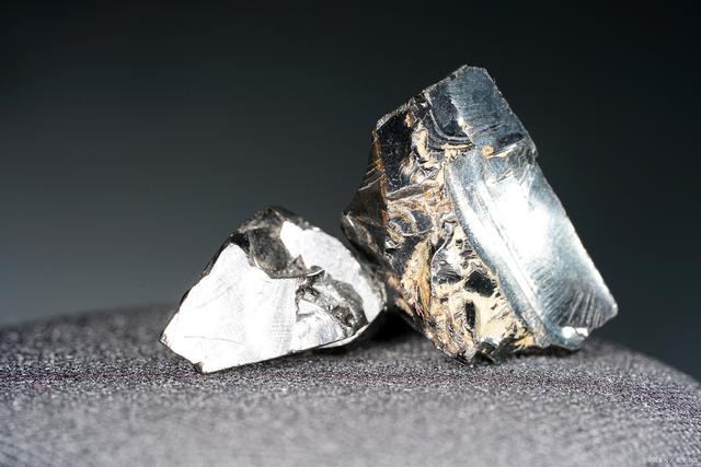 铱矿石的开采,处理和提炼过程——铱矿回收