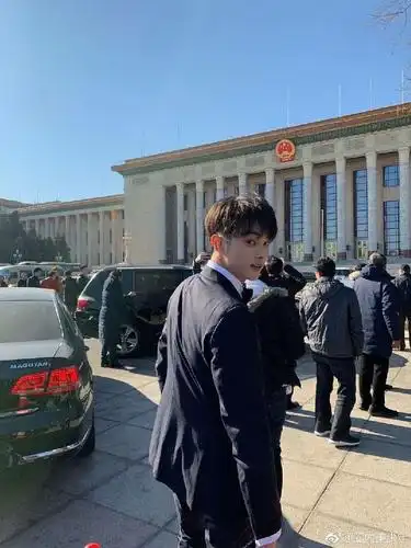 哇哦,回眸一笑,沉溺于这个眼神