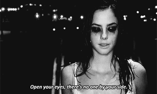 美女妆容吓人黑眼圈gif动图_动态图_表情包下载_soogif