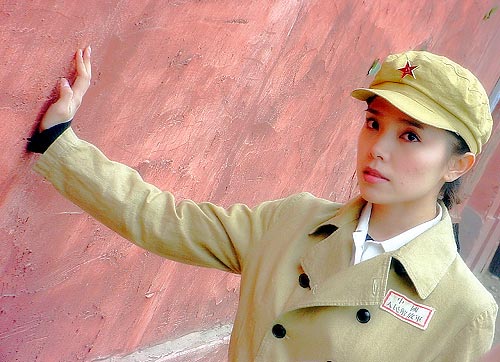 演了20年主角没红,34岁终于大火,却因丈夫病逝,含泪隐退娱乐圈