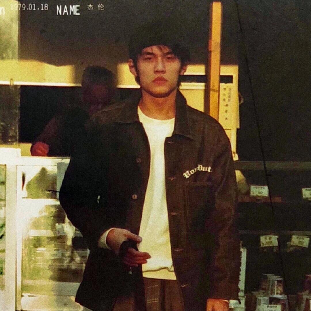 [清单r]本期头像《周杰伦》[向右r]拿图关注后私信!