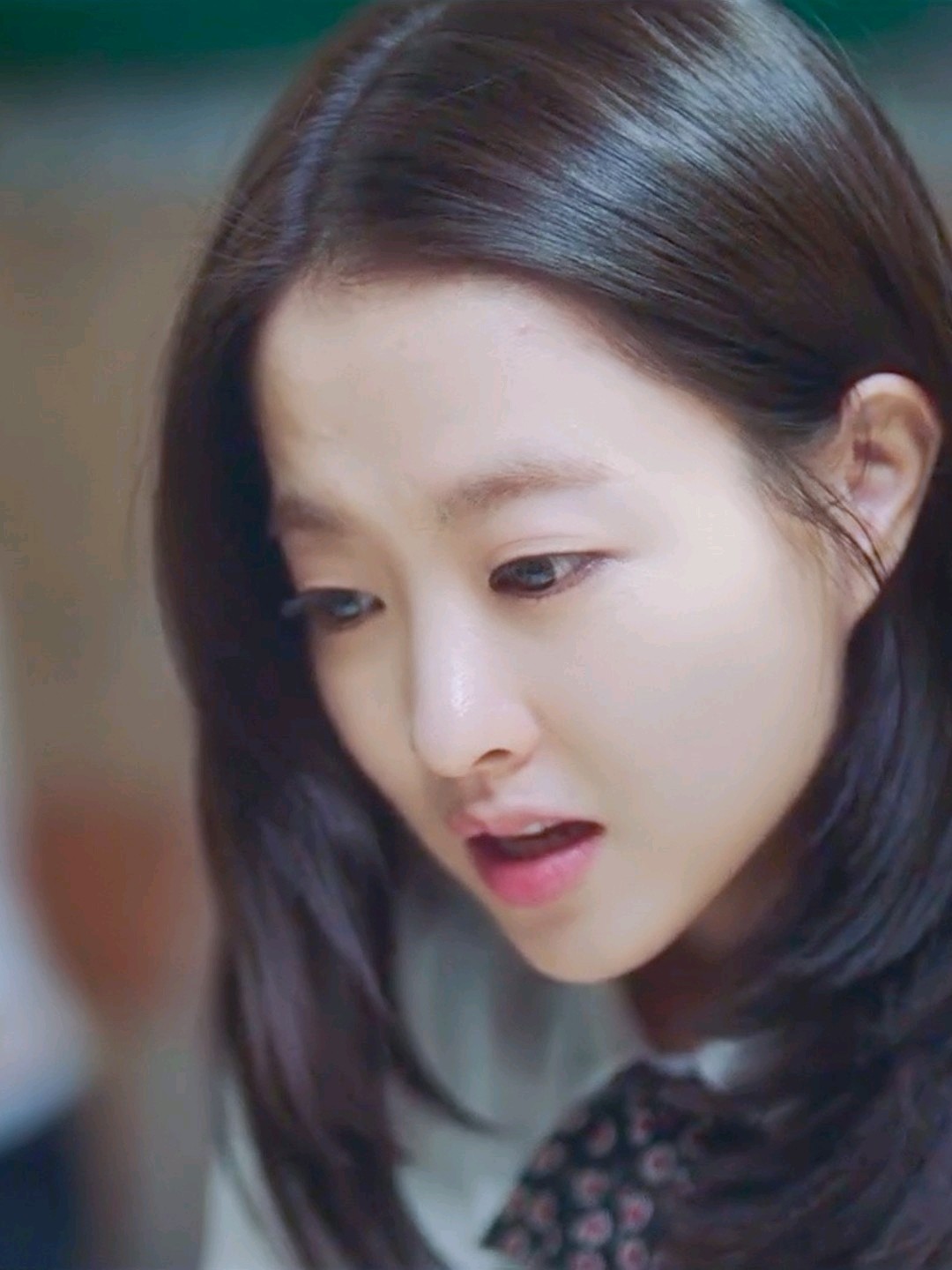 看《狼少年》就被里面的女主(朴宝英饰演)所吸引,真的长相太甜美了