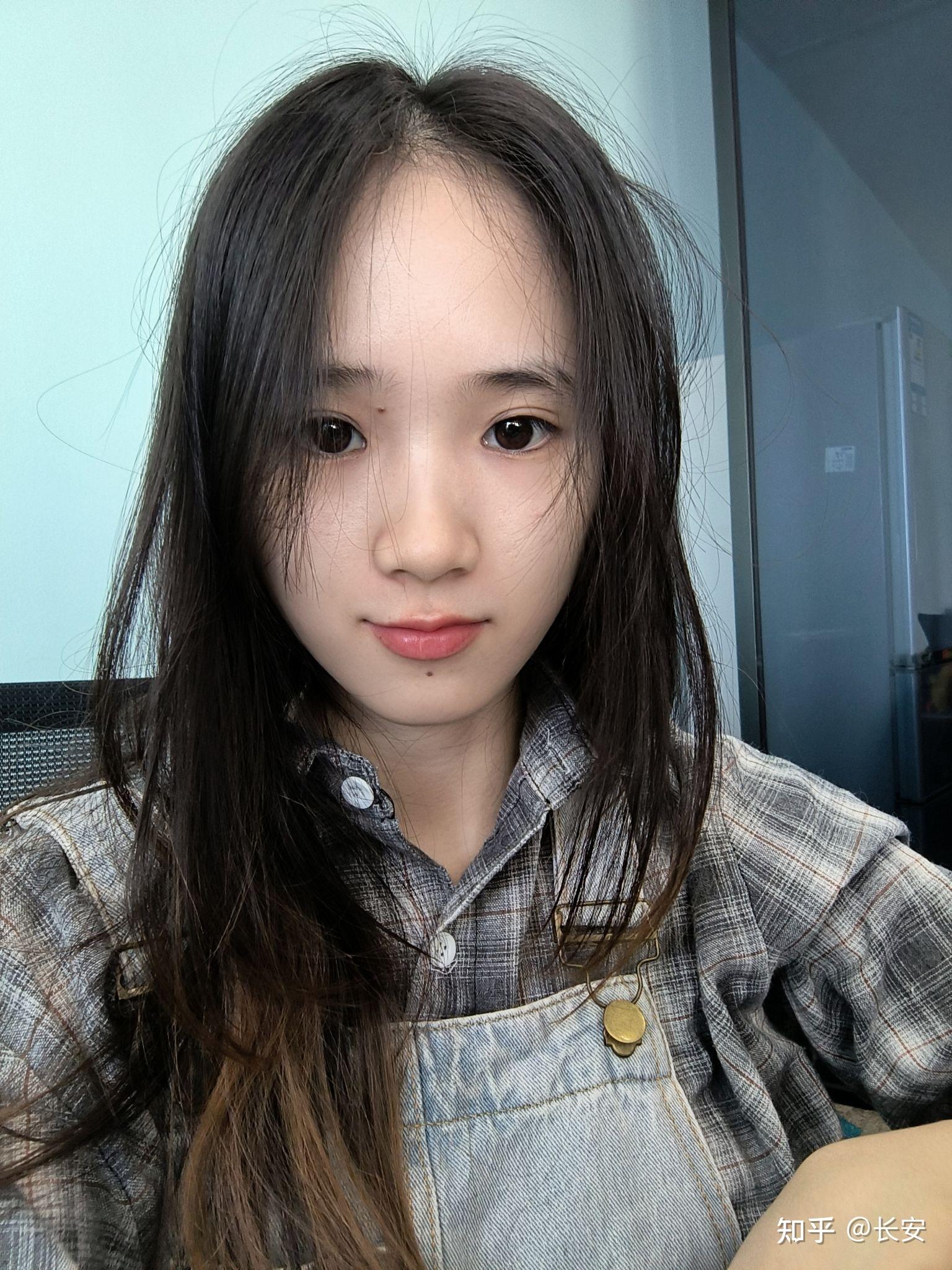 有人会喜欢身高一米五脸还长得很幼态的女生吗? - 知乎