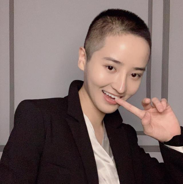 颜值高任何发型都扛得住,想看王一博寸头照