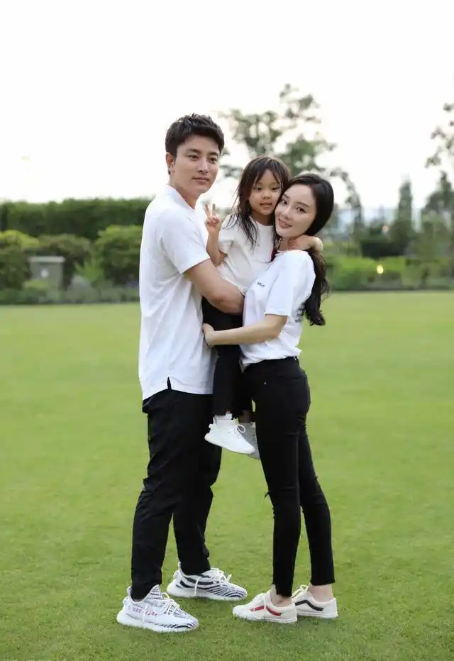 贾乃亮:从"李小璐老公"到"知名主播"他都做了些什么?