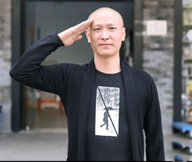 光头大哥跳河营救落水女子后续来了,英雄终会找到