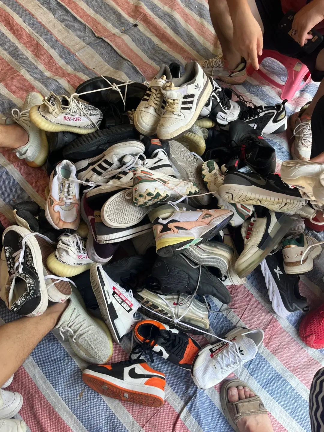 "旧鞋五不扔,扔了家不顺",仍鞋子有哪些说法,五不扔又有什么讲究?