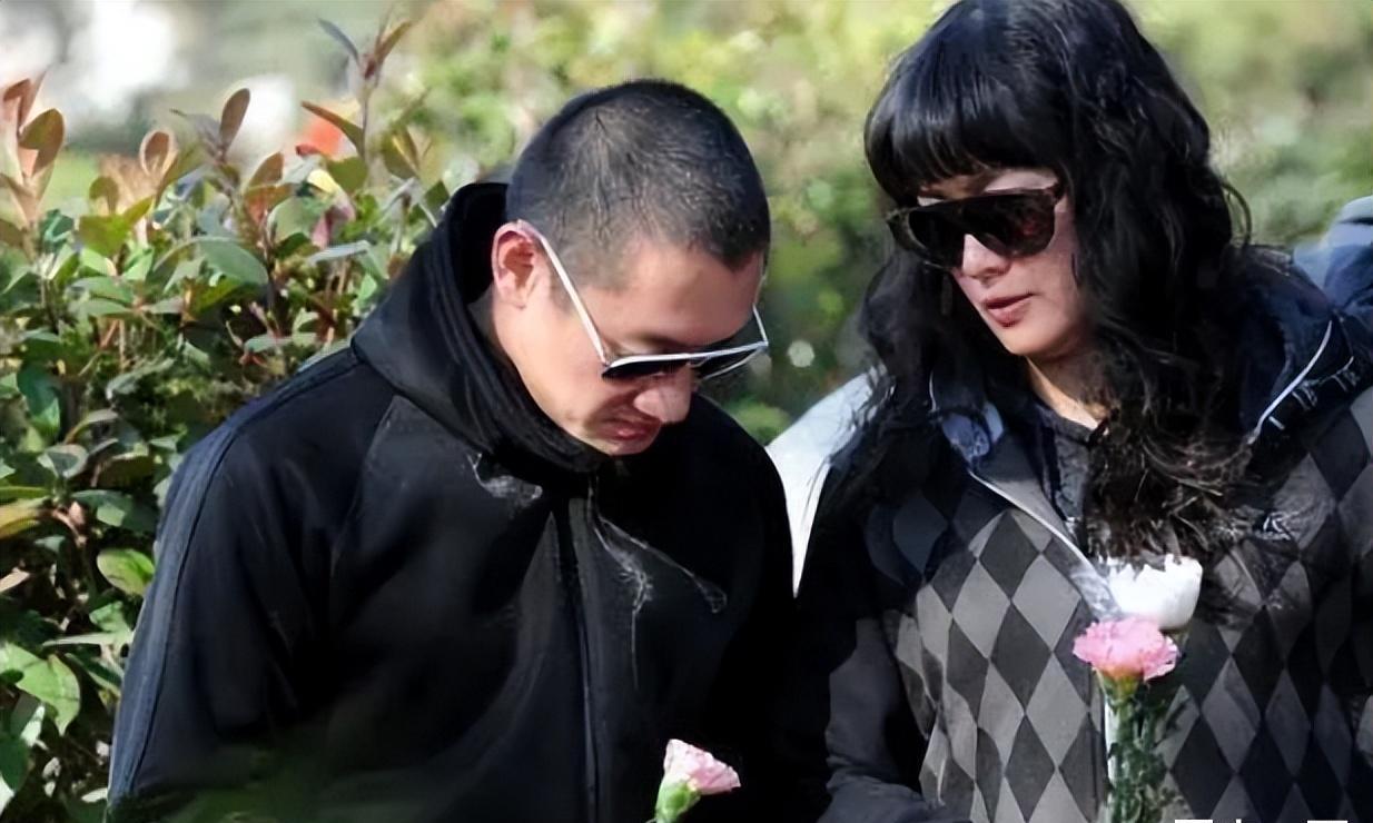 李钰:33岁患癌离世,男友汪雨已结婚生子,母亲的坚持让人泪目_黄晓明