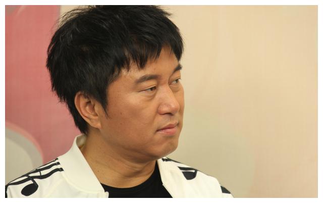 一夜爆红到过街老鼠的满文军,只因太"作死",今50岁一度落魄