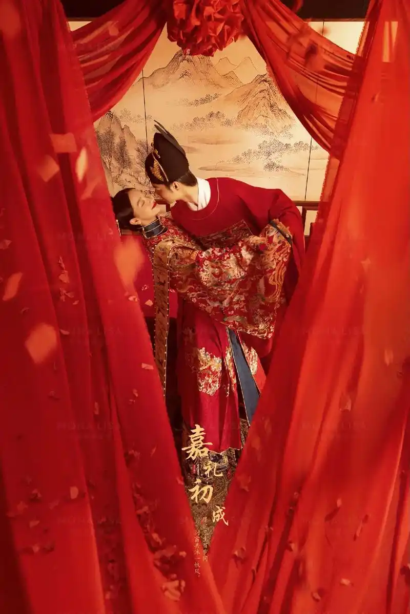 真的爱惨了我们的国风汉服婚纱照0101.镶