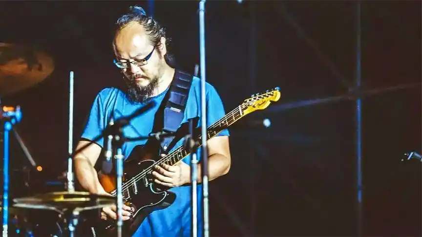 窦唯:从叛逆帅气的摇滚青年,到如今消失在茫茫人海成为芸芸众生