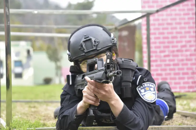 90后女特警王梦婷在苦与累中感受到快乐