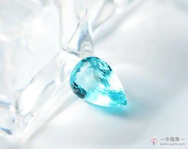 拥有什么蓝绿色的帕拉伊巴碧玺与蓝碧玺有什么区别