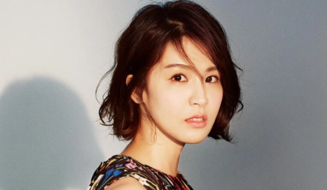 还记得《终极一班》的雷婷么 如今30多岁留长发 美到让人认不出