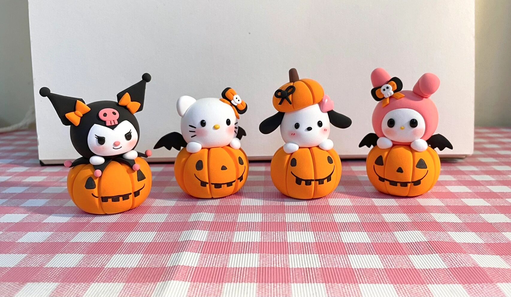 超轻粘土捏了三丽鸥系列 绞尽脑汁捏了南瓜三丽鸥 是万圣节系列呀