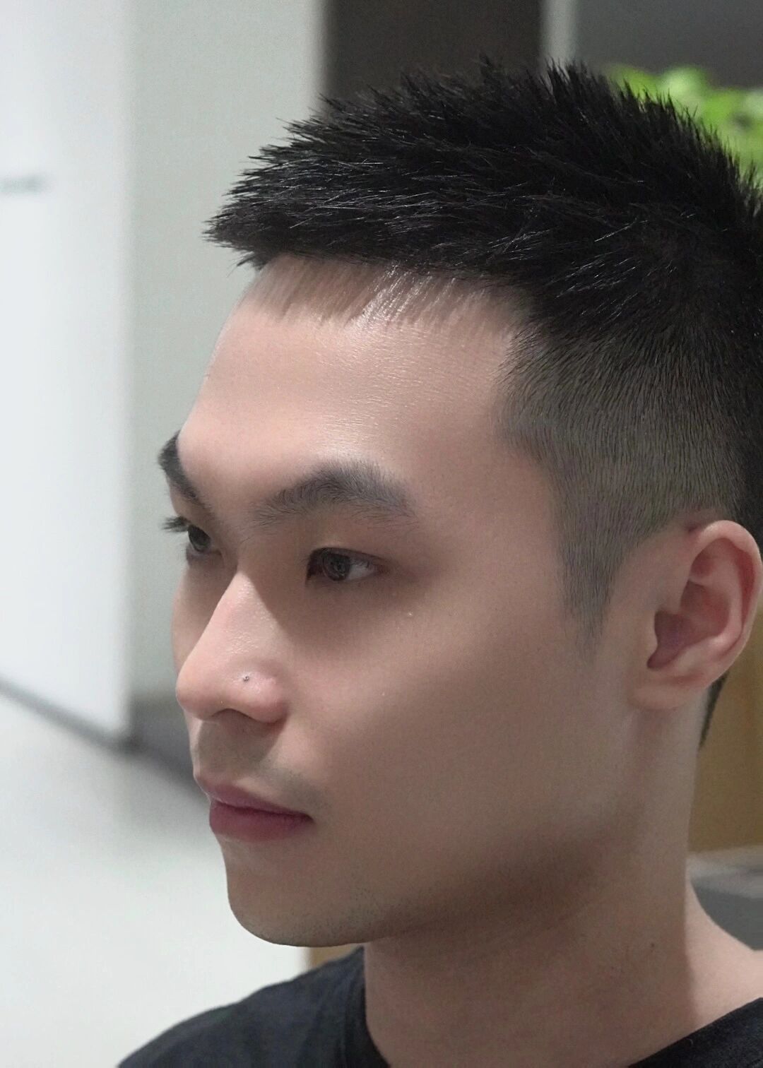 长款寸头,硬而不僵 干净,整洁的长寸头     梵古造型