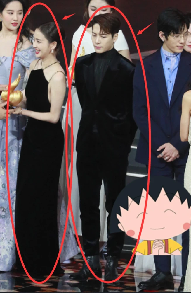 165佟丽娅和175王嘉尔被抓怕,关掉十级美颜滤镜后,身高差距太真实