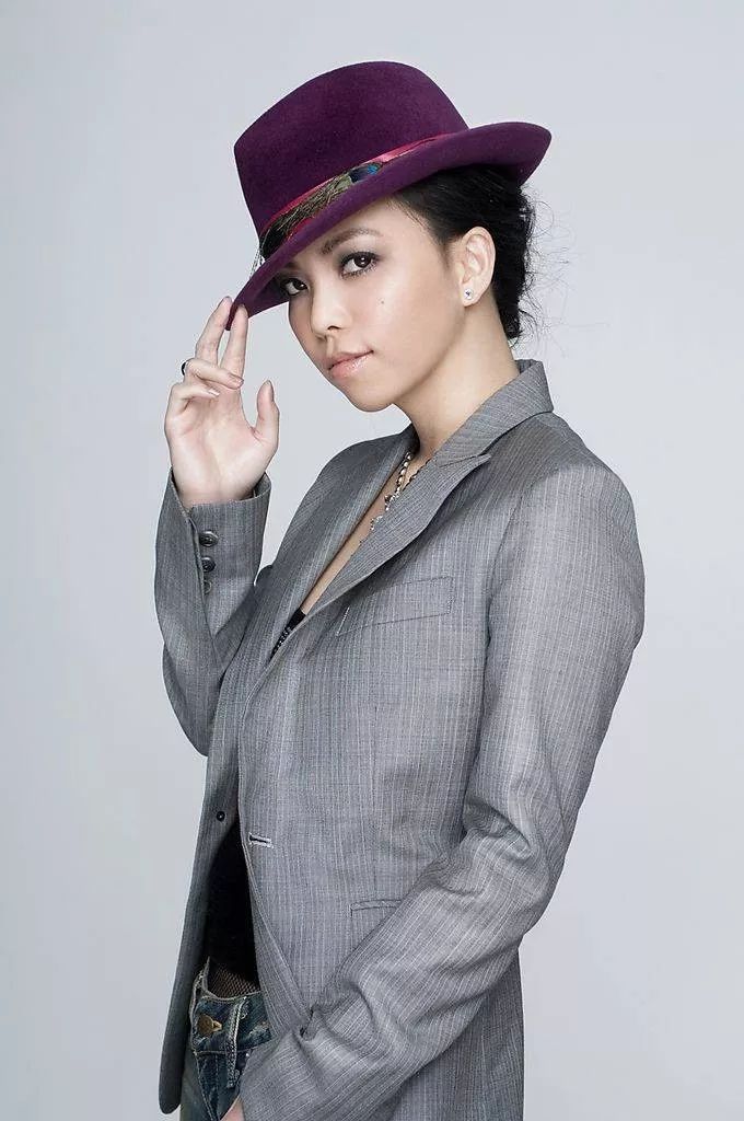 47岁张惠妹近照曝光:一代天后,你怎么了?