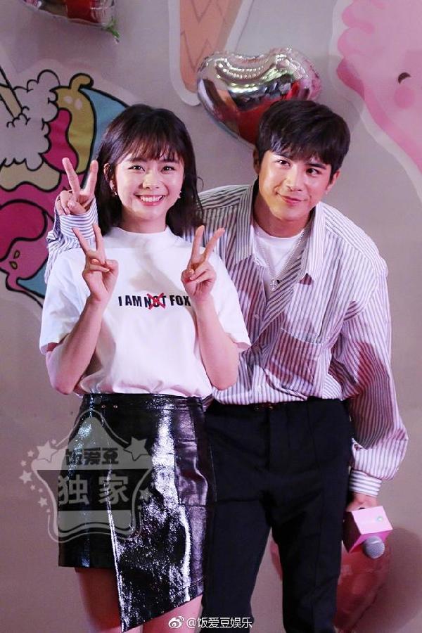 谭松韵姜潮现场超甜蜜身高差萌翻众人