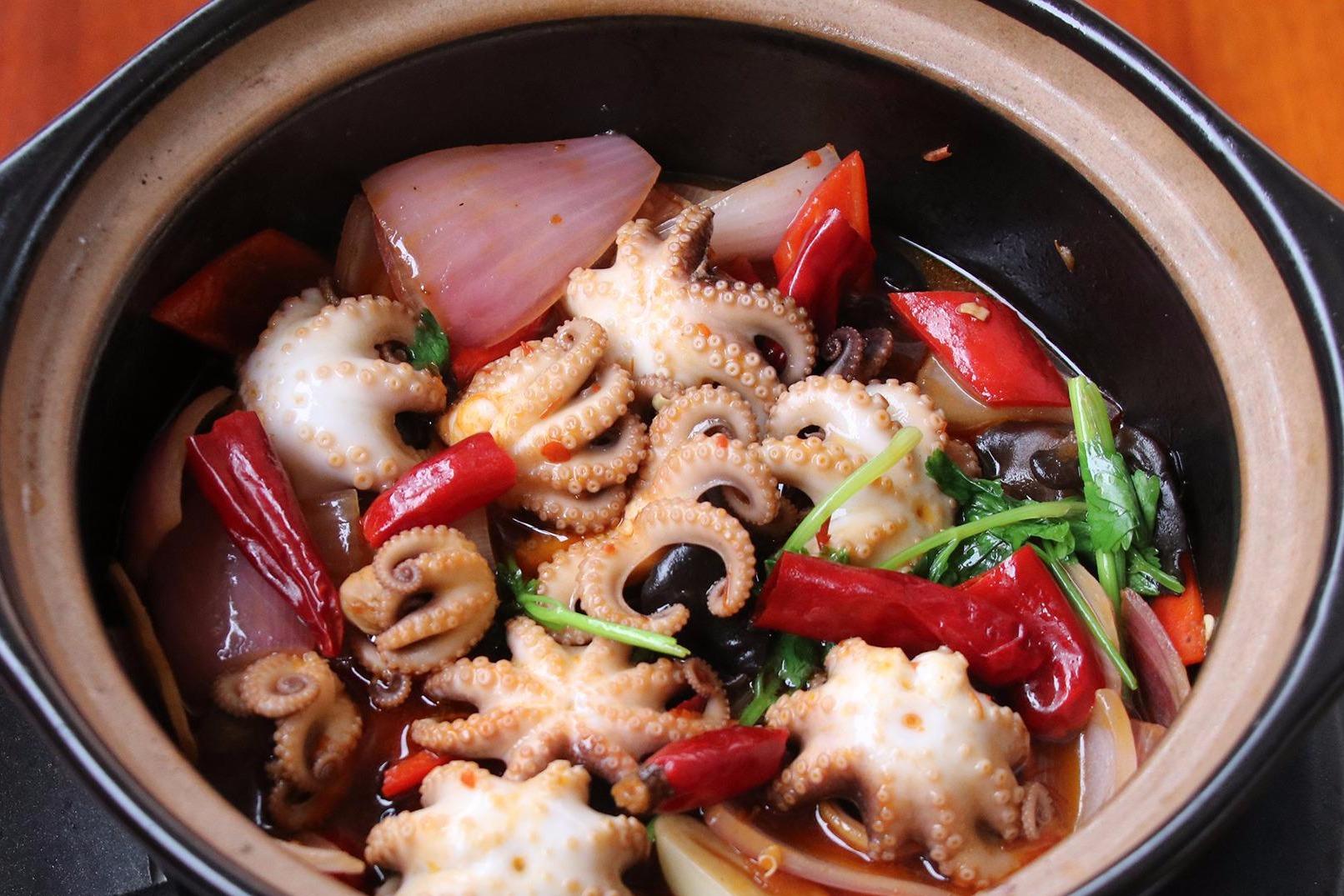 砂锅焗八爪鱼鲜香爽口实在是香好吃到爆