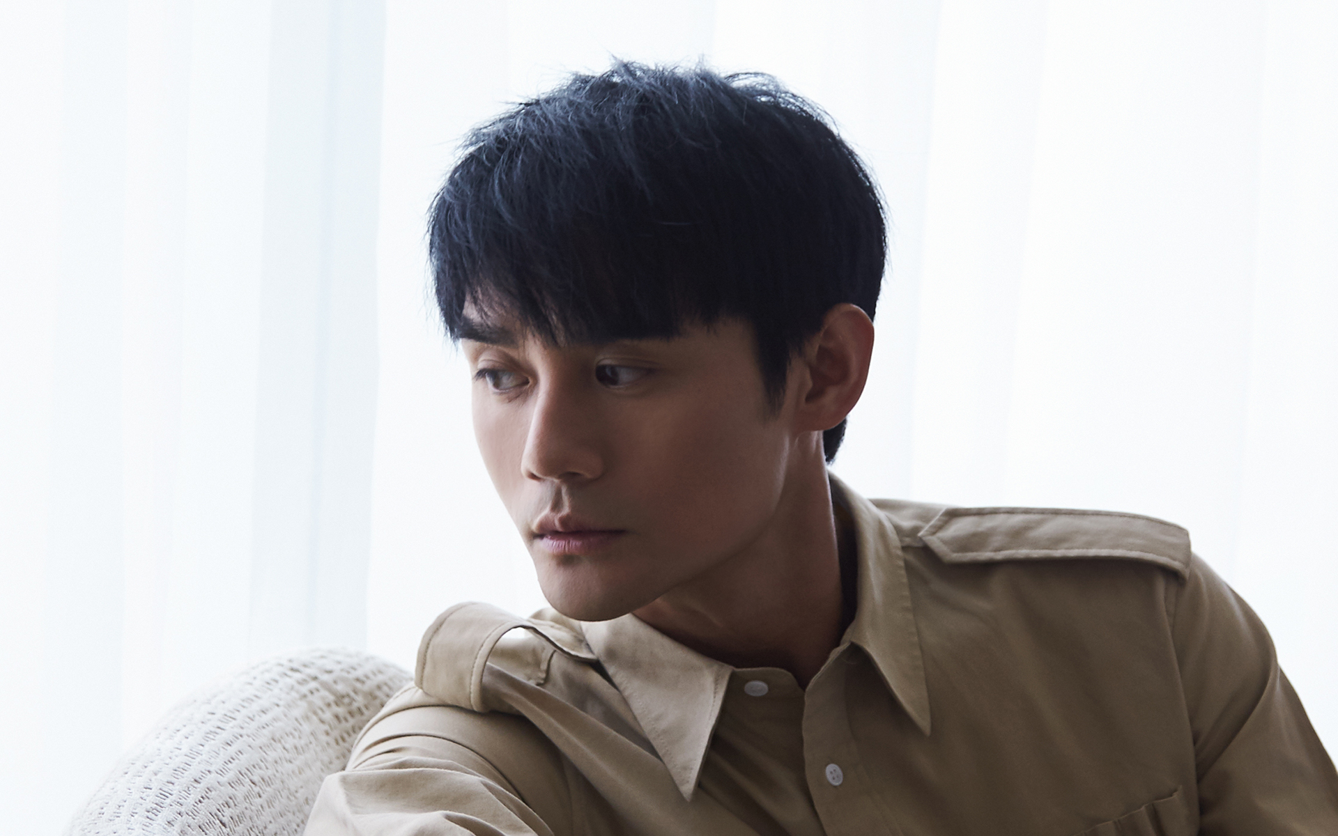 王凯最新帅气写真图片桌面壁纸