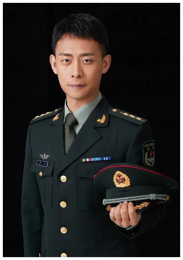 5位军衔超高的明星,孙俪见张译竟要喊首长,潘长江正师级惹争议