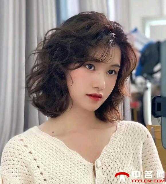 日系短卷发发型2021短发烫发减龄又好看超心动