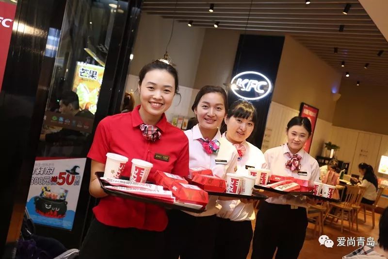 肯德基爆款【花生霸王双层堡】&【 炙烤脆皮霸王翅】首次登陆青岛,手