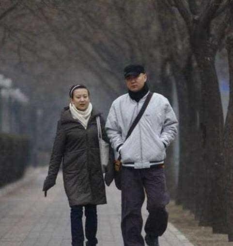 其实这么多的"老婆"其实都是工作中的搭档,郭冬临的妻子另有她人,据传