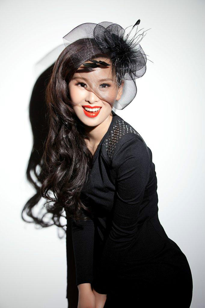 p data-id="gnwxjy7fnt">王雅洁,中国内地女歌手,空政文工团青年歌唱