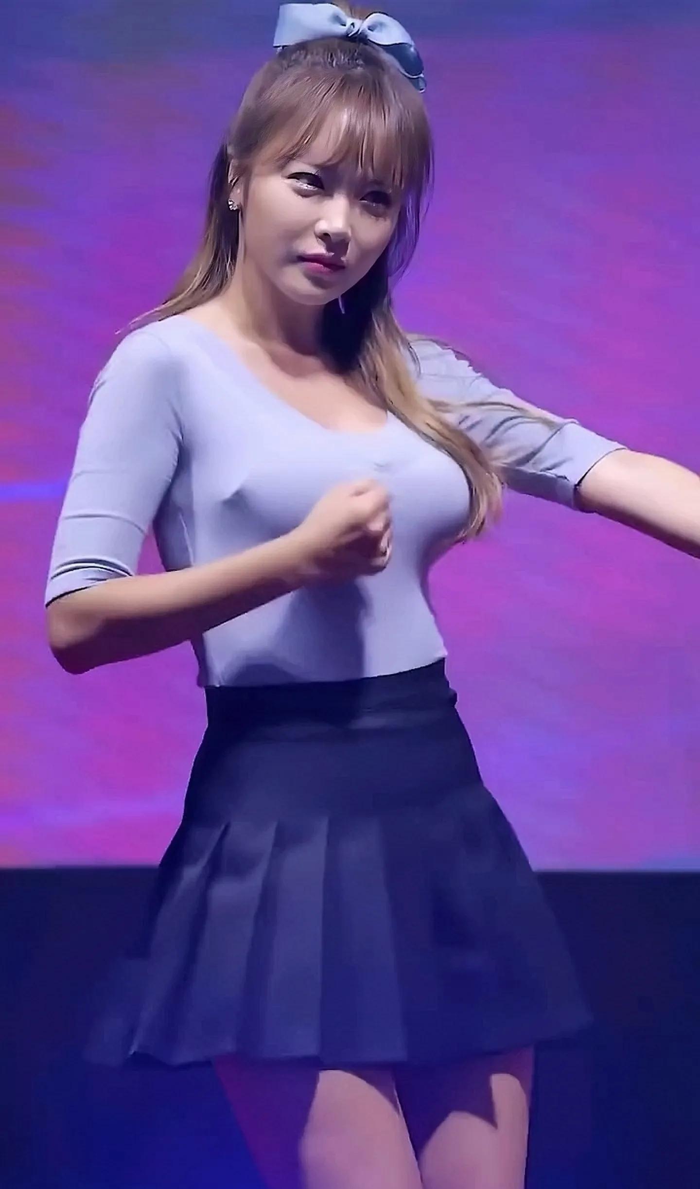 洪真英:作为中国粉丝手机中最舍不得删除的视频,她究竟有何魔力_网友