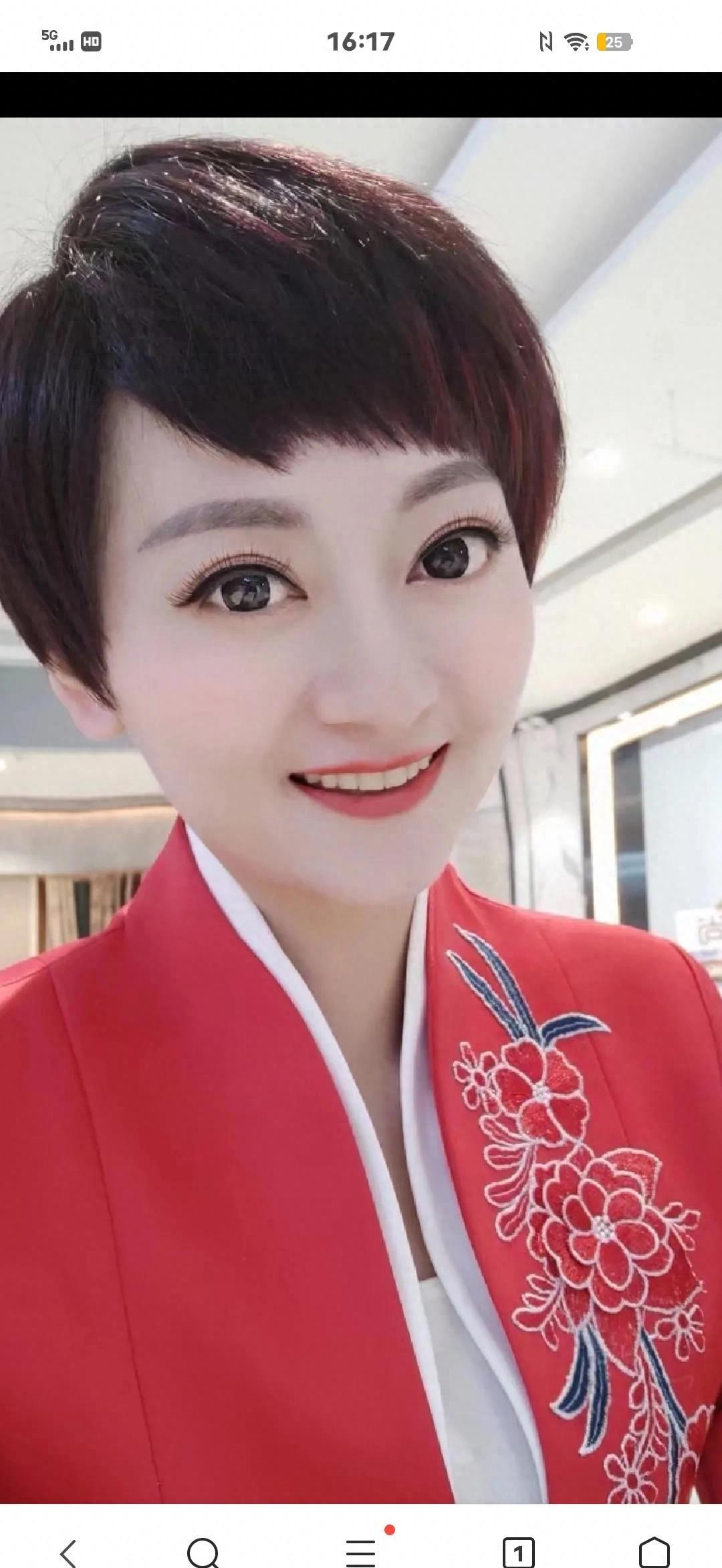 四,烟台市依相蓉现任潍坊电视台《和乐潍坊》的主持人.