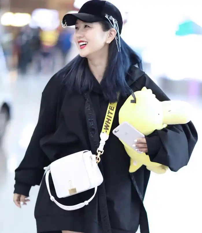 何洁(angel he),1986年3月25日出生于贵州贵阳,中国内地流行女歌手