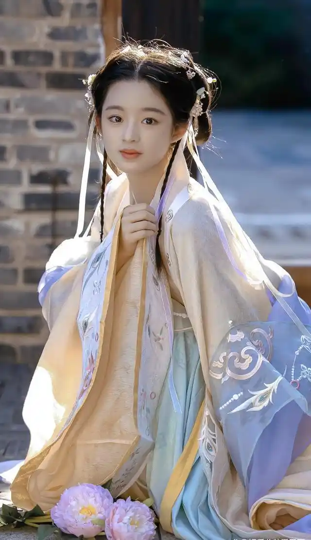 04,刘楚恬,她出生于09年.