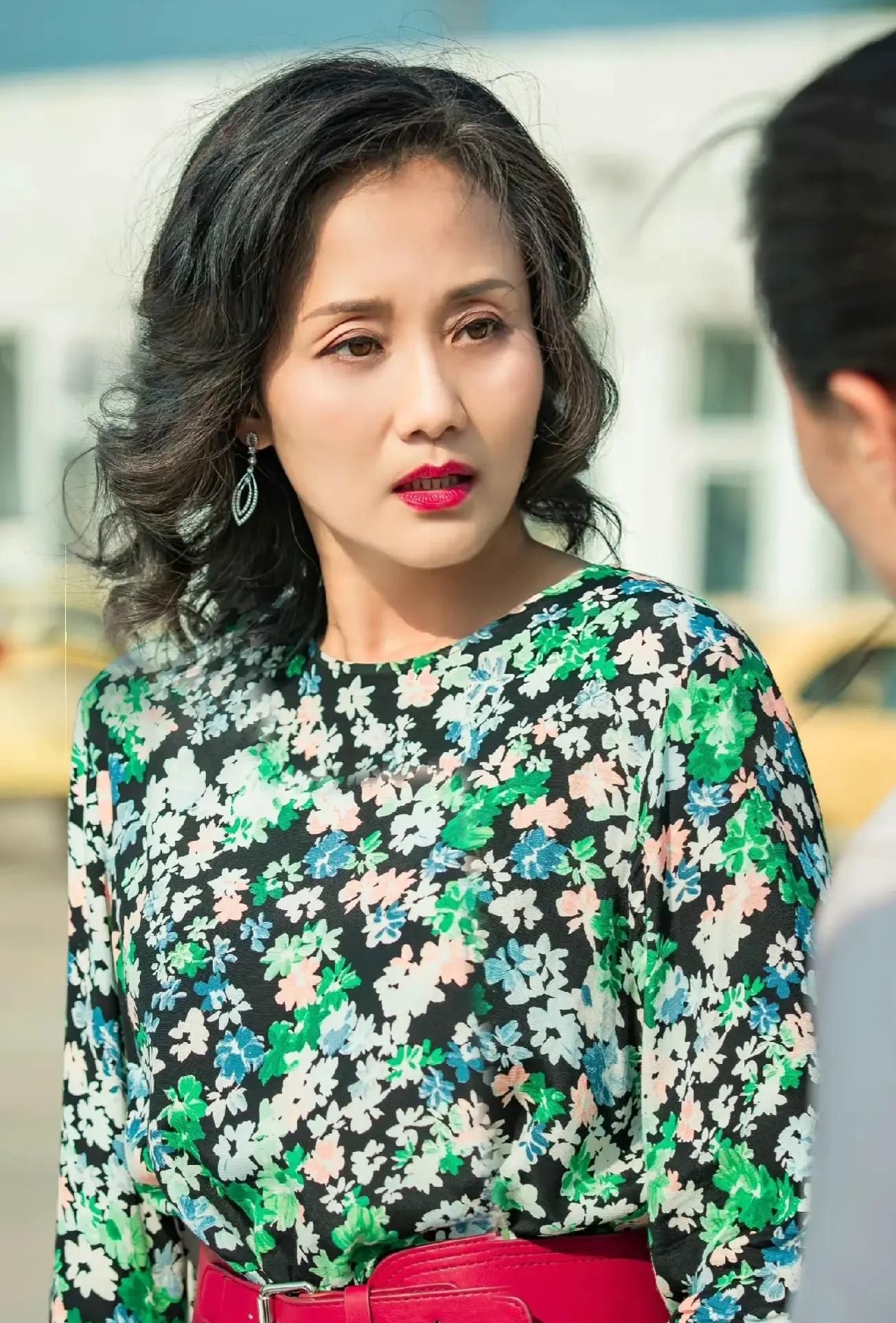 李颖,美艳动人,温柔秀丽的写真照!_高清图集_新浪网