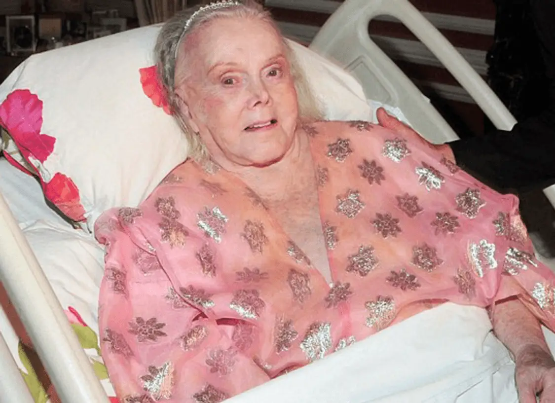 莎莎·嘉宝:穿9次婚纱嫁得越来越好,69岁嫁给王子,她有何诀窍_丈夫