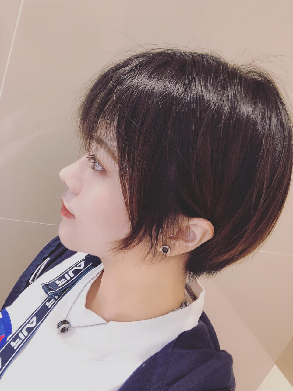 适合下巴短的圆脸星人的短发_圆脸_发型_脸型_louise_女生短发发型