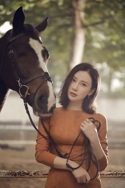 中国影人杨舒婷