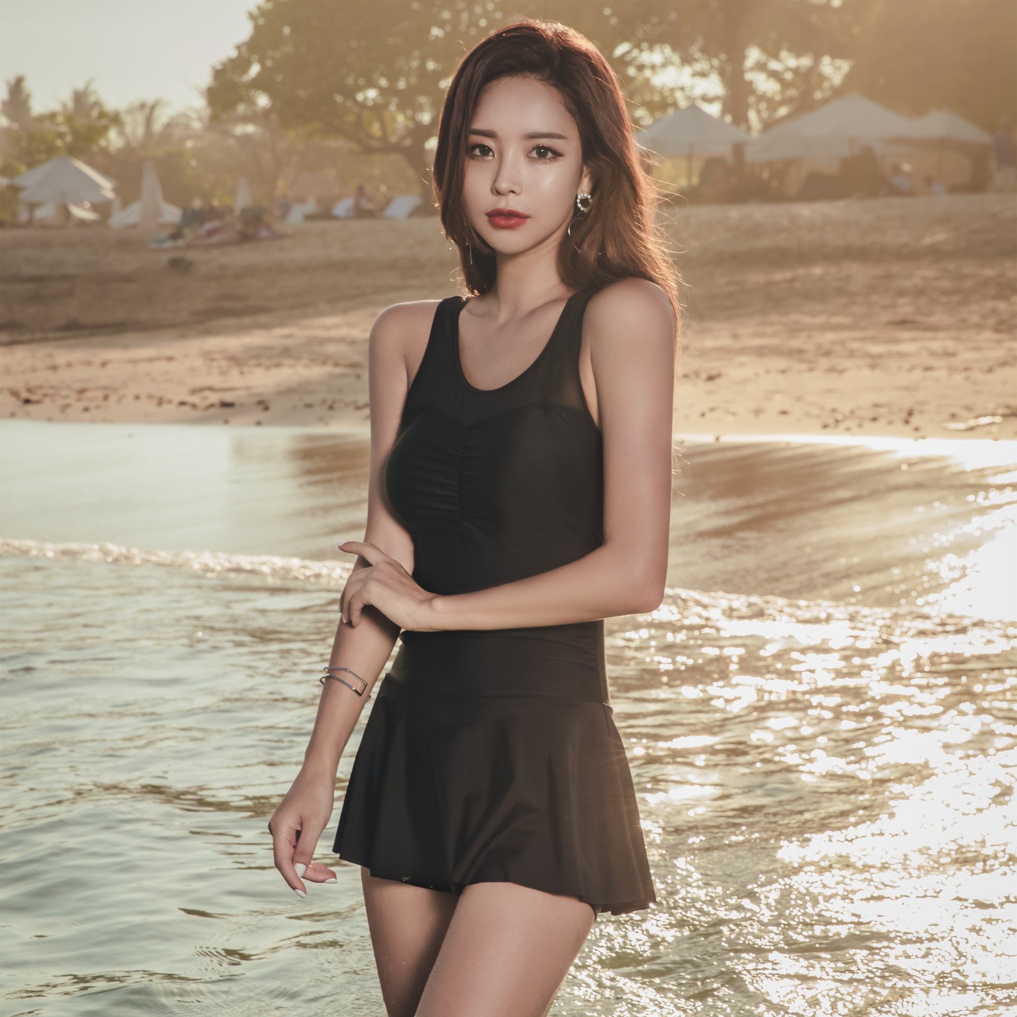 聚拢泳衣带胸垫