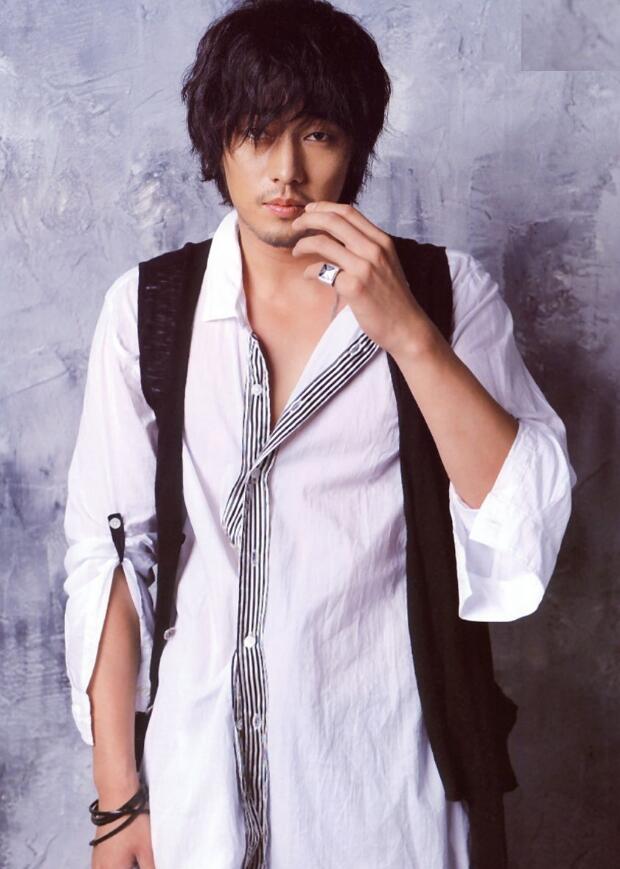 南韩四大公共财之一被私有化与小17岁电竞主播婚后依然甜蜜