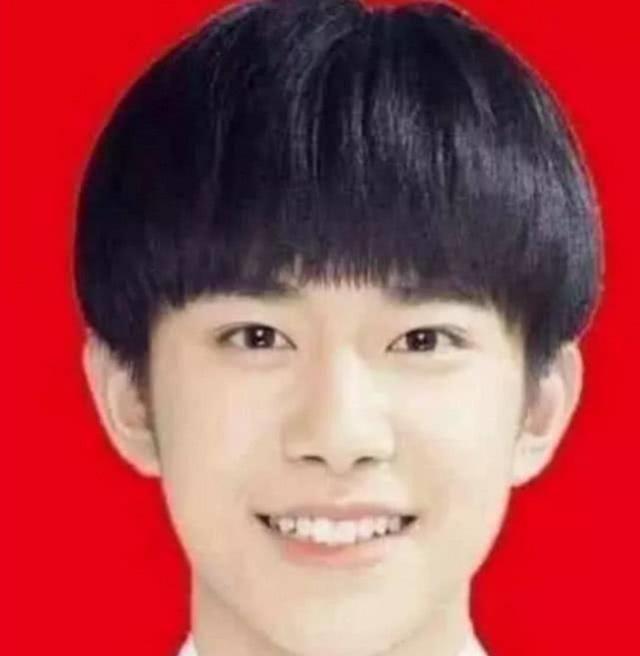 有种"证件照"叫邓伦,别人都一本正经,而他却画风突变_朱一龙_镜头