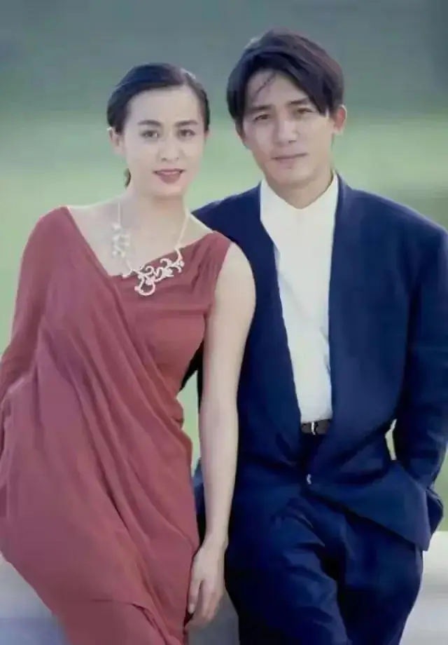 刘嘉玲出生苏州,祖籍广西的,家人跑到香港谋生,带着她一起过来了香港