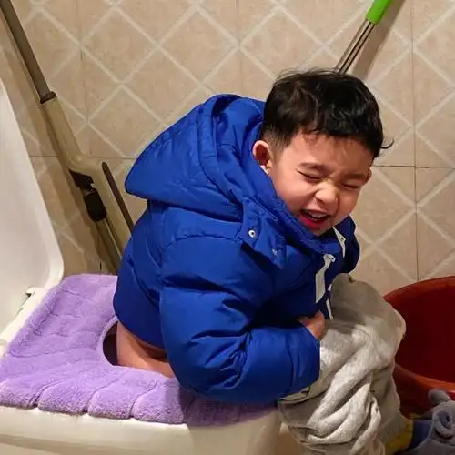 怎么会有人拉臭臭都这么可爱