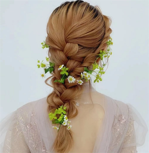 清新鲜花新娘发型 把春天搬进造型里