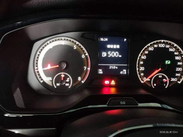 新款宝来20款14仪表显示三角形中间一个感叹号黄色灯没回熄灭这是个