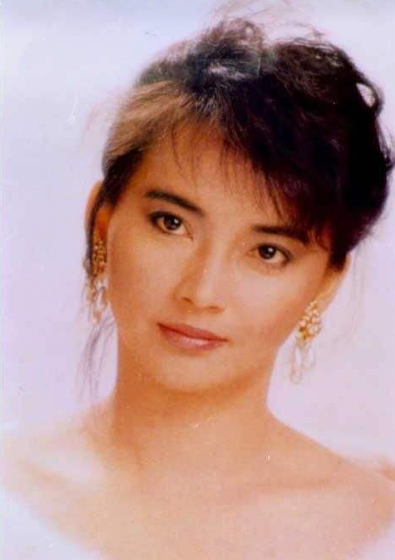 被骗拍iii级的胡慧中,初恋横死老公入狱,与孙俪关系也浮出水面