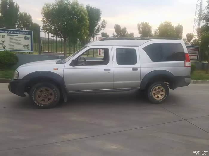 10年日产尼桑np300厢式车!不是皮卡,无强制报废年限!手