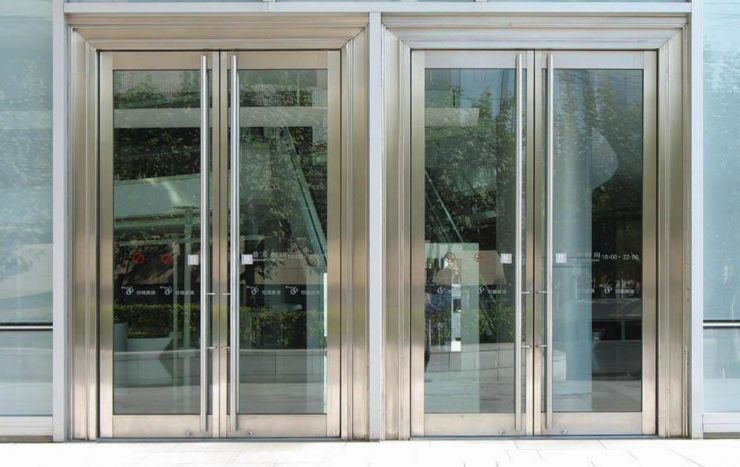 节能玻璃门节能玻璃门,是对玻璃 采用了特殊的工艺和着色,让它能够