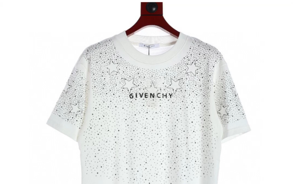 分享一下高仿givenchy纪梵希23ss五角星烫钻印花短袖t恤