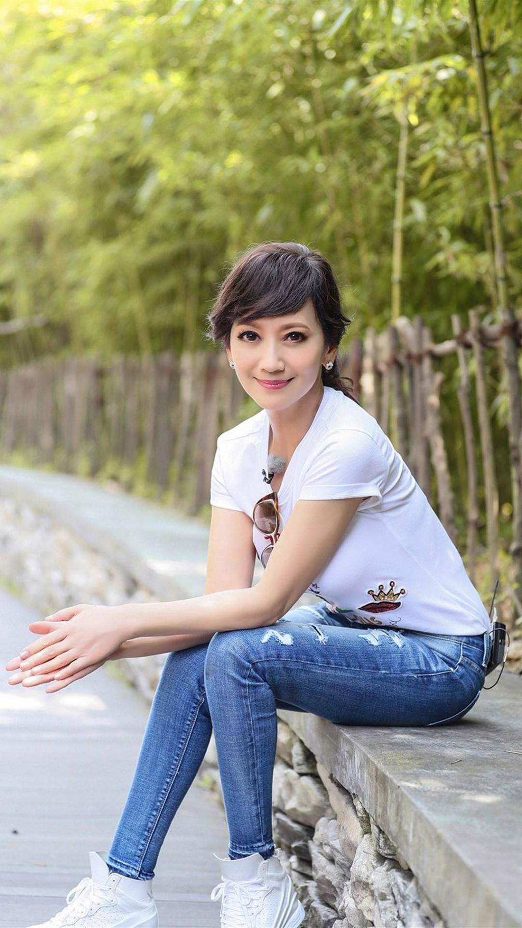 白娘子赵雅芝我们来了随拍